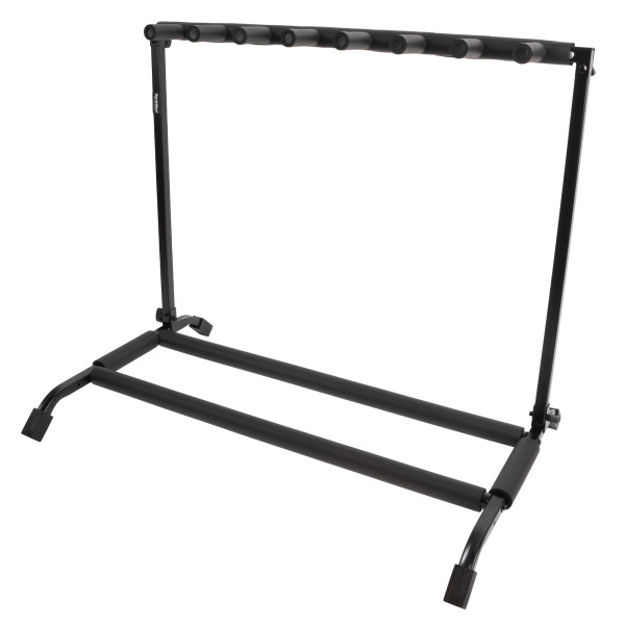 Rockline 7 i en rekke gitar stativ